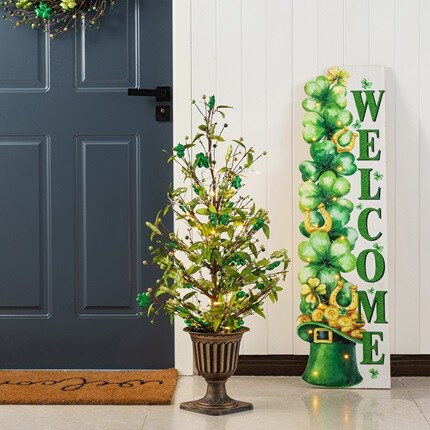St. Patrick's Day Outdoor Decor