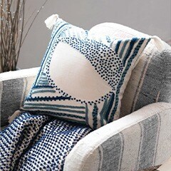 Pillows & Throws