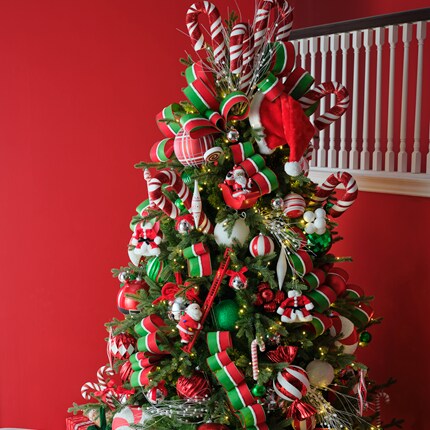 A Christmas tree with presents