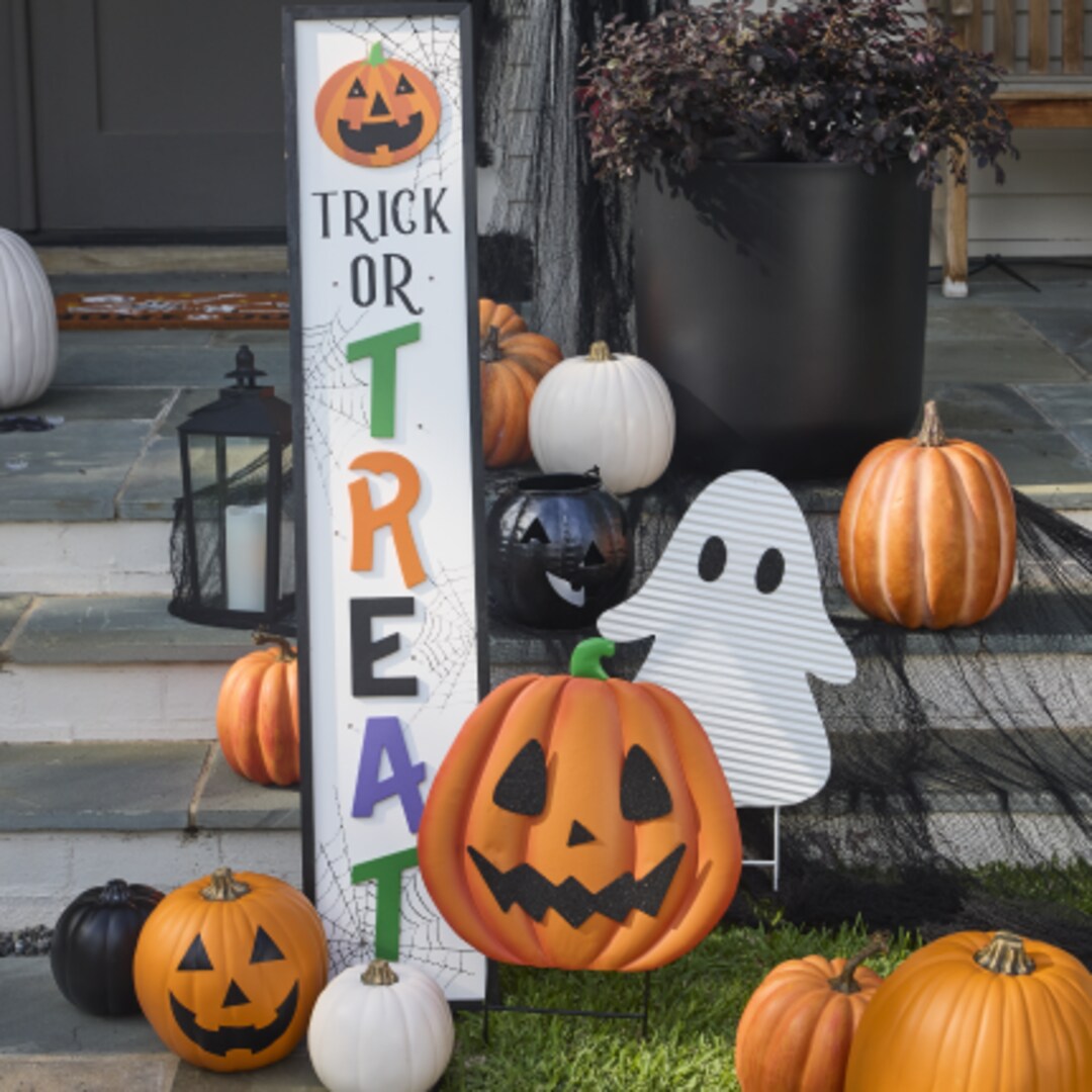 Halloween Outdoor Porch sign in a broom shape with a witch hat and ...