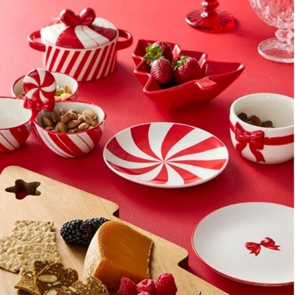 holiday25 red & white serveware w/ charcuterie board