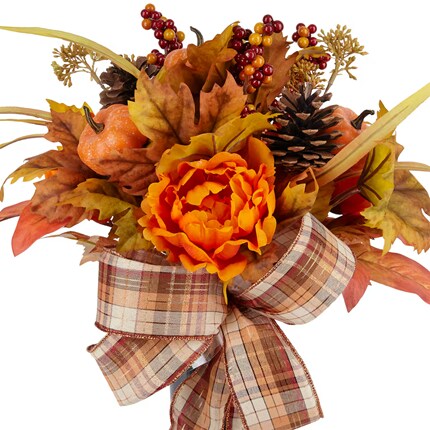 A bouquet of flowers and leaves