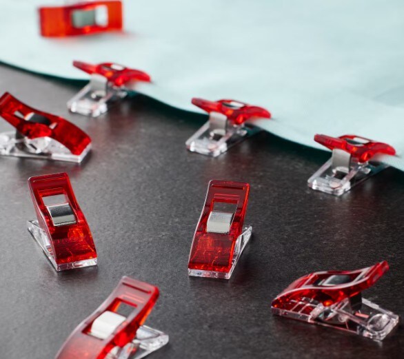 fabric wonder clips in red