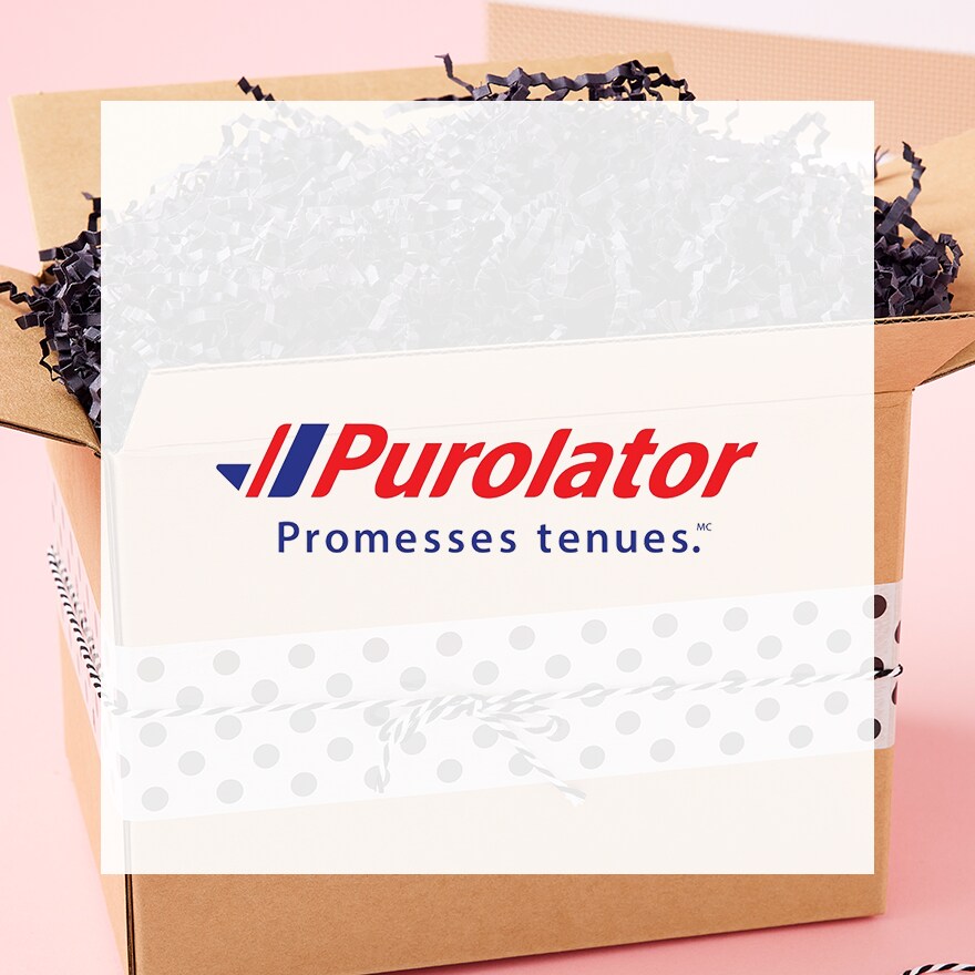 Logo de Purolator sur une boîte d'expédition ouverte