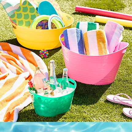 Summer party tubs and outdoor decor