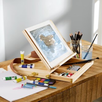Art paint, pencils, & markers in Art Set